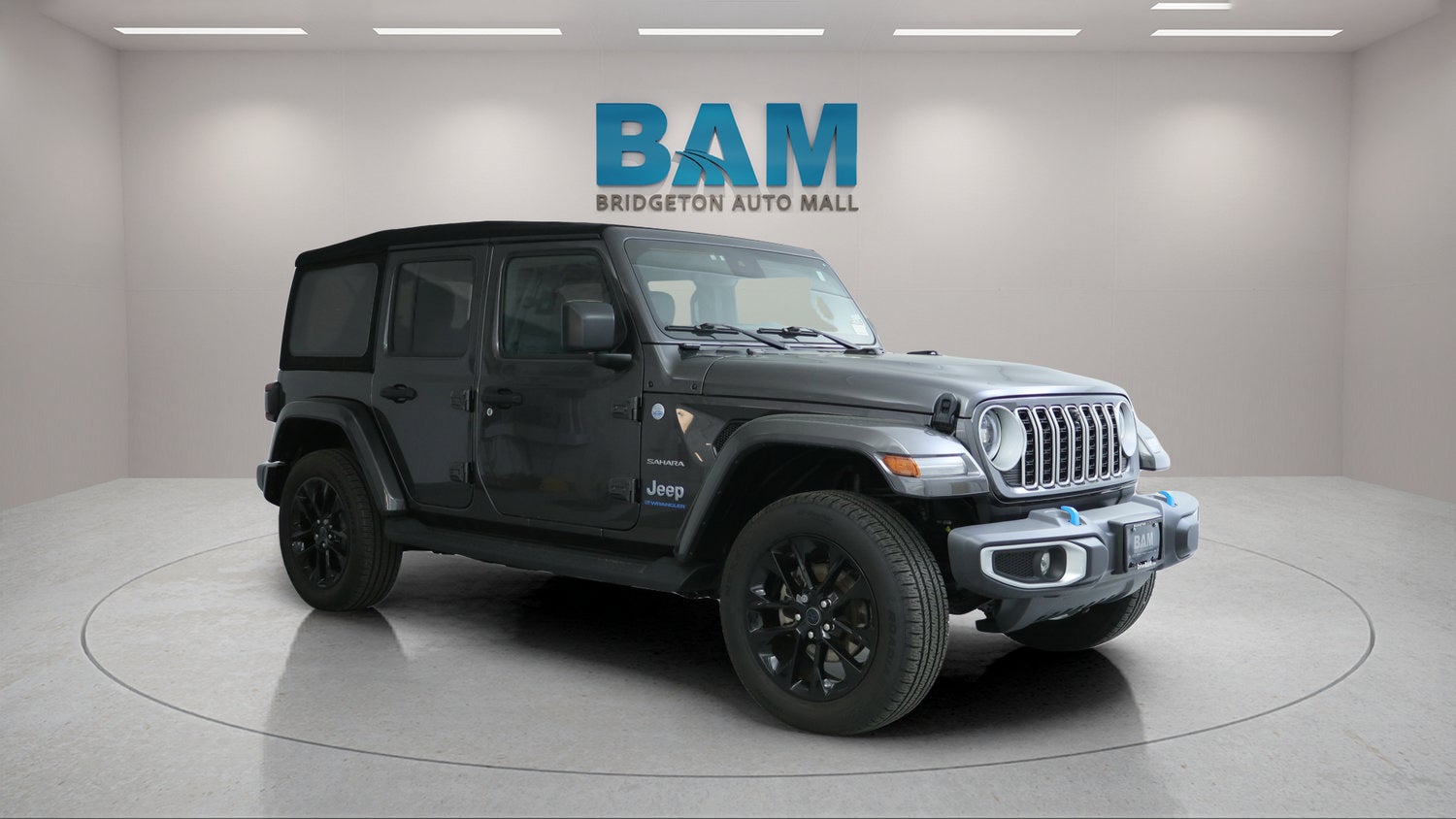 2024 Jeep Wrangler 4xe Sahara 4xe in Gray — front three-quarter view